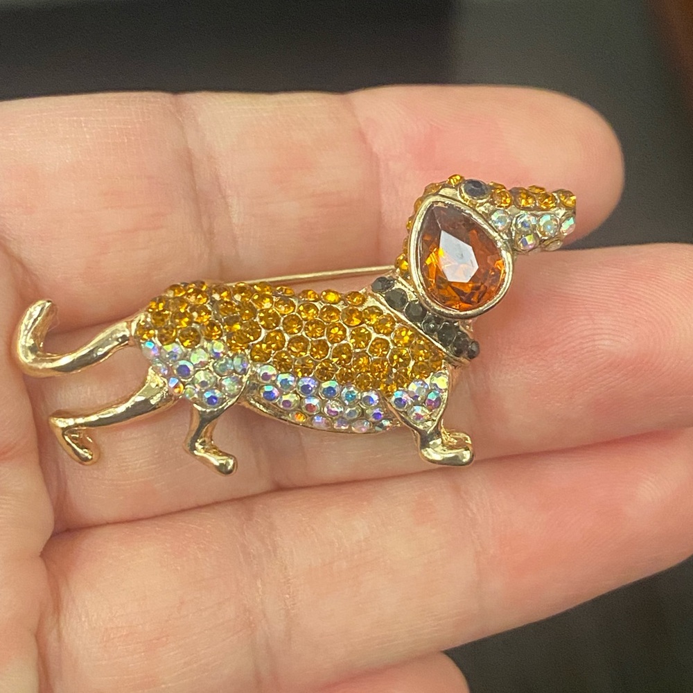 Gold and Orange Dachshund Brooch - Picture 2 of 3
